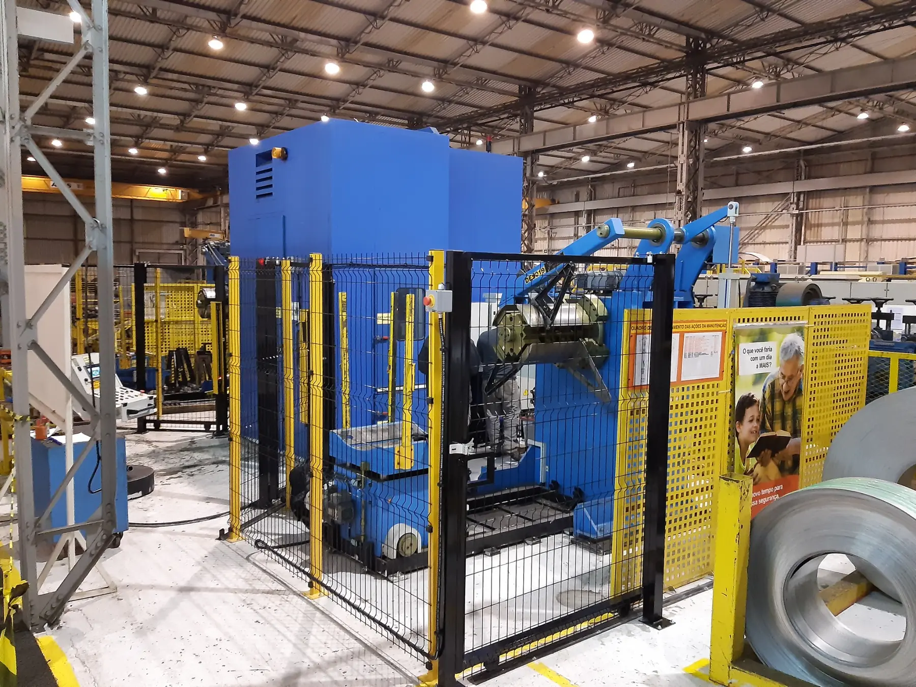 Linha industrial com proteção de acesso